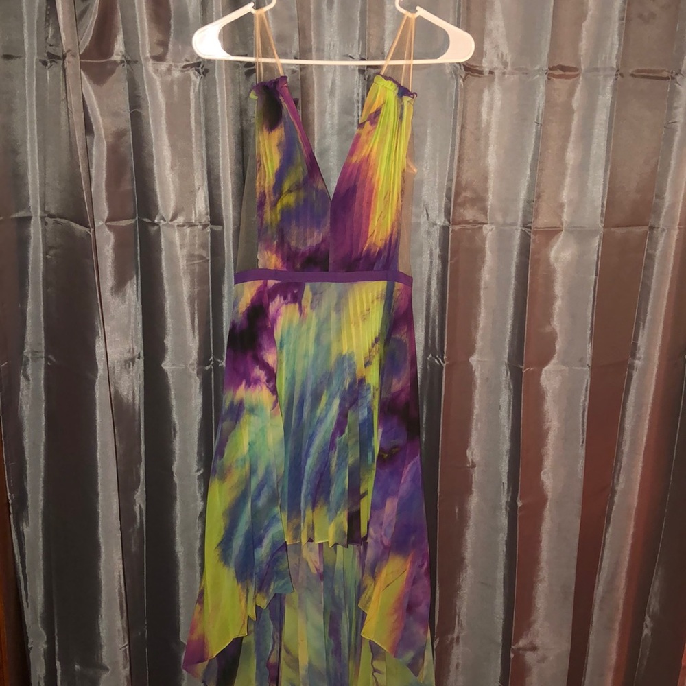 Night to low colored dress